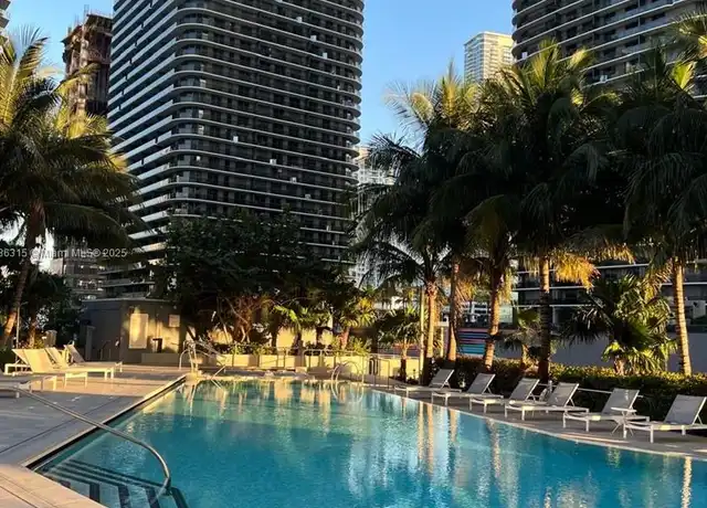 Property at 88 SW 7th St #2708, Miami, FL, 33130, 1 bed, 1.5 baths, [object Object]
