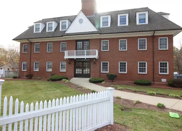 Property at 132 Tyngsboro Rd Unit 1, North Chelmsford, MA, 01863, 2 beds, 1 bath, [object Object]