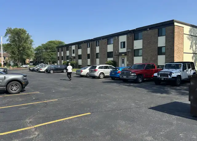 Property at 916 S Byrne Rd Unit 10, Toledo, OH, 43609, 2 beds, 1 bath, [object Object]