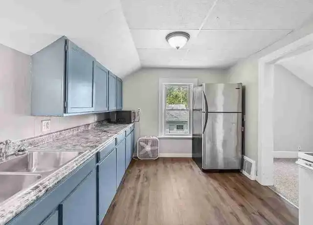 Property at 616 Chicago Ave Unit B, Wausau, WI, 54403, 2 beds, 1 bath, [object Object]