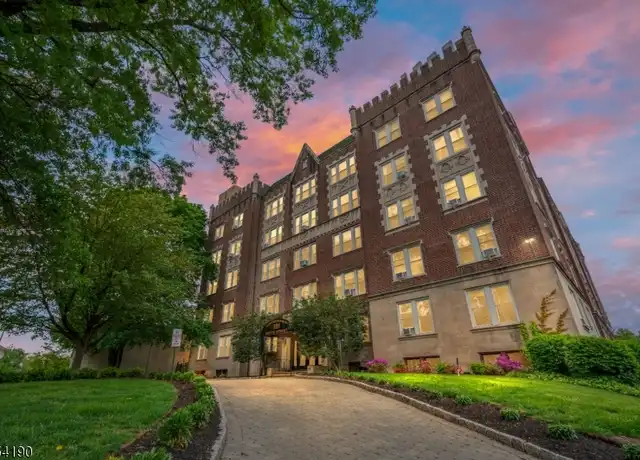 Property at 183 South St Unit D6, Morristown, NJ, 07960, 1 bed, 1 bath, [object Object]