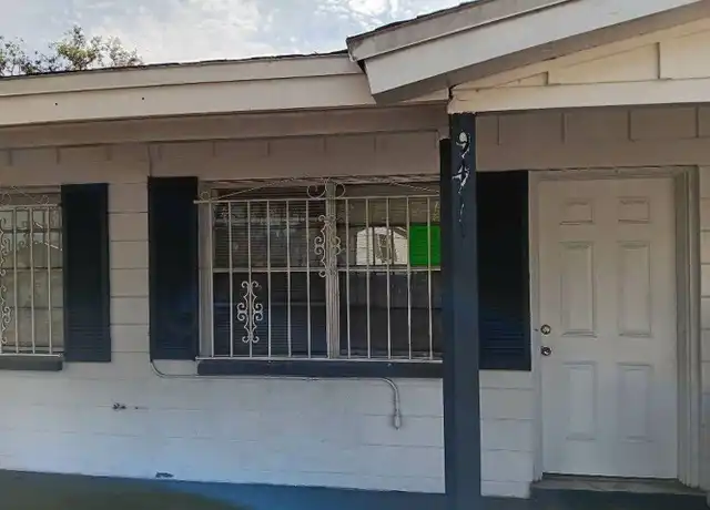 Property at 9411 N 9th St, Tampa, FL, 33612, 2 beds, 1 bath, [object Object]