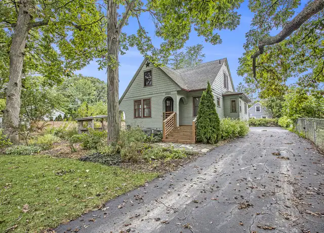 Property at 2520 Oakdale Dr, Ann Arbor, MI, 48108, 3 beds, 2 baths, [object Object]