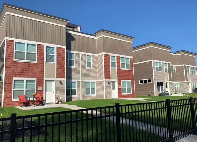 Property at 1610 Ellis Blvd NW Unit 1610, Cedar Rapids, IA, 52405, 3 beds, 2.5 baths, [object Object]
