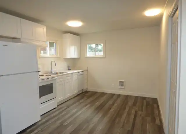 Property at 2083 University St SE Unit 2083, Salem, OR, 97302, 1 bed, 1 bath, [object Object]