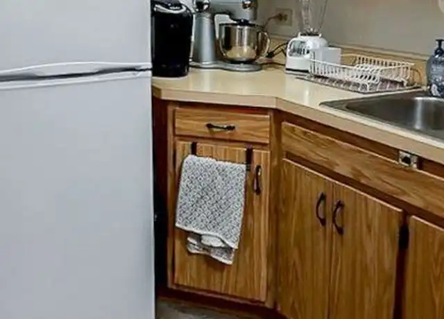 Property at 623 W Melrose St, Chicago, IL, 60657, 1 bed, 1 bath, [object Object]