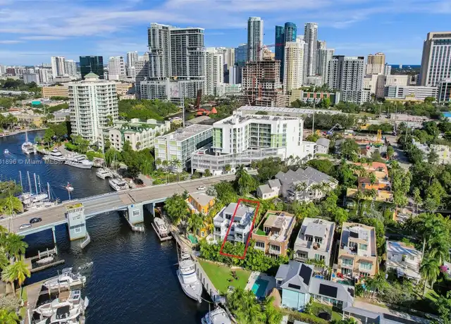 Property at 453 SW 5th Ave, Fort Lauderdale, FL, 33315, 4 beds, 3.5 baths, [object Object]