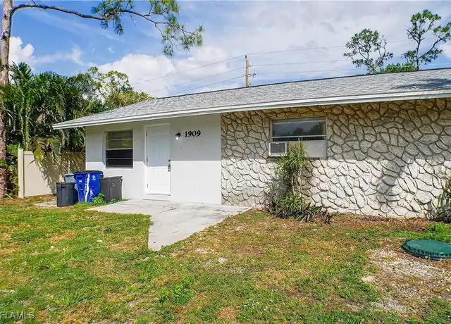 Property at 19091 Holly Rd, Fort Myers, FL, 33967, 2 beds, 1 bath, [object Object]