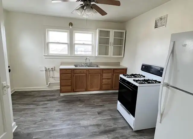 Property at 609 W Broadway St, Kokomo, IN, 46901, 2 beds, 1 bath, [object Object]
