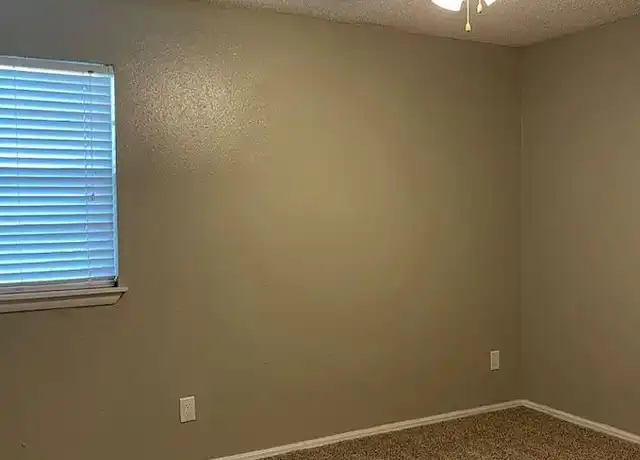 Property at Bryant Grove Apartments - 20 S Bryant Ave, Edmond, OK, 73034, 1-2 bed, 1-1.5 bath, [object Object]