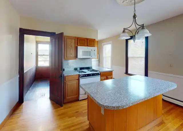 Property at 19 Pearl St Unit 3, New Haven, CT, 06511, 3 beds, 1 bath, [object Object]