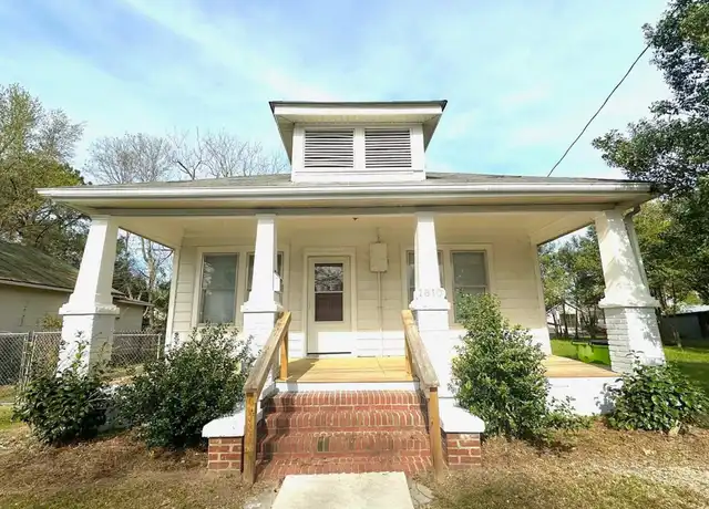 Property at 1810 Wilmington St, New Bern, NC, 28560, 4 beds, 2 baths, [object Object]
