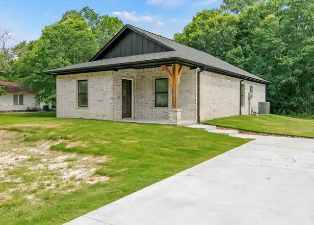 Property at 685 Jones St, Bridge City, TX, 77611, 3 beds, 2 baths, [object Object]