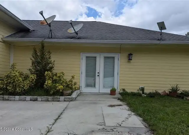 Property at 7950 92nd Ave, Vero Beach, FL, 32967, 2 beds, 1 bath, [object Object]