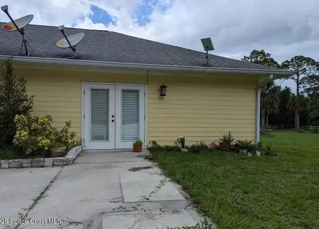 Property at 7950 92nd Ave, Vero Beach, FL, 32967, 2 beds, 1 bath, [object Object]