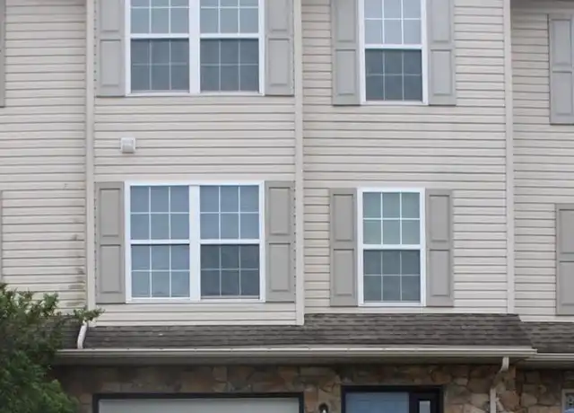 Property at 450 Fisher Dr, York, PA, 17404, 3 beds, 2.5 baths, [object Object]