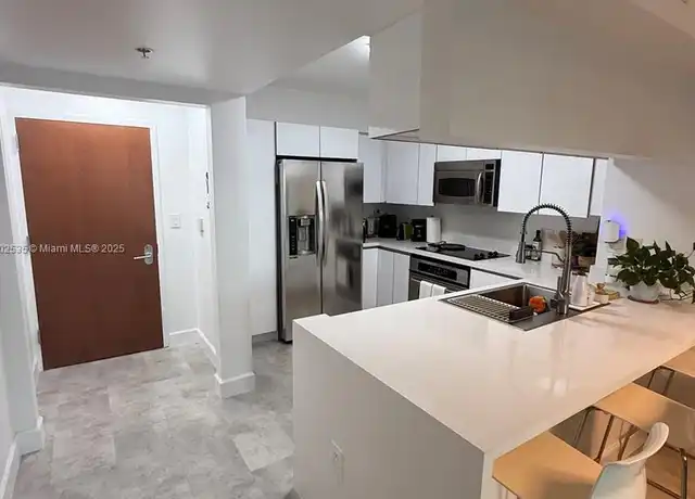 Property at 31 SE 5th St #907, Miami, FL, 33131, 1 bed, 1 bath, [object Object]