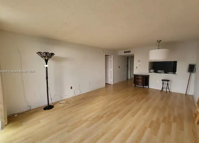 Property at 9360 Fontainebleau Blvd #508, Miami, FL, 33172, 1 bed, 1 bath, [object Object]