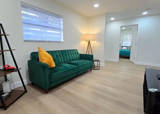 Property at 1236 NE 12th Ave, Fort Lauderdale, FL, 33304, 1 bed, 1 bath, [object Object]