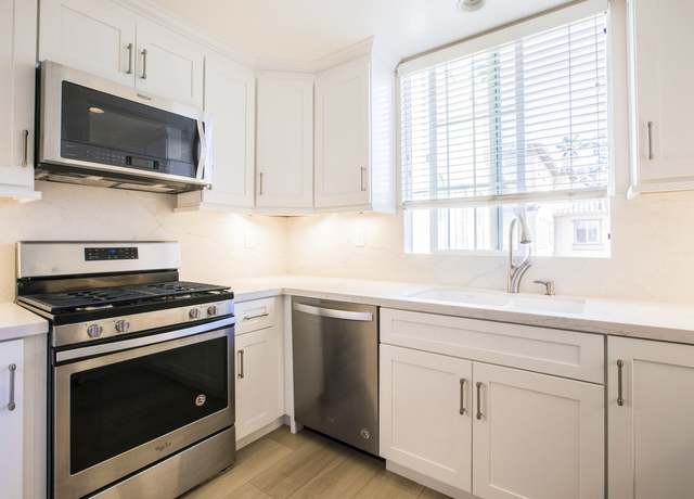 Photo of 6 Dietes Ct, Ladera Ranch, CA 92694