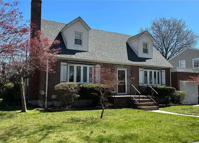 Property at 4 Croyden St, New Hyde Park, NY, 11040, 4 beds, 3 baths, [object Object]