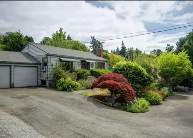 Property at 2424 W Mercer Way, Mercer Island, WA, 98040, 3 beds, 2 baths, [object Object]