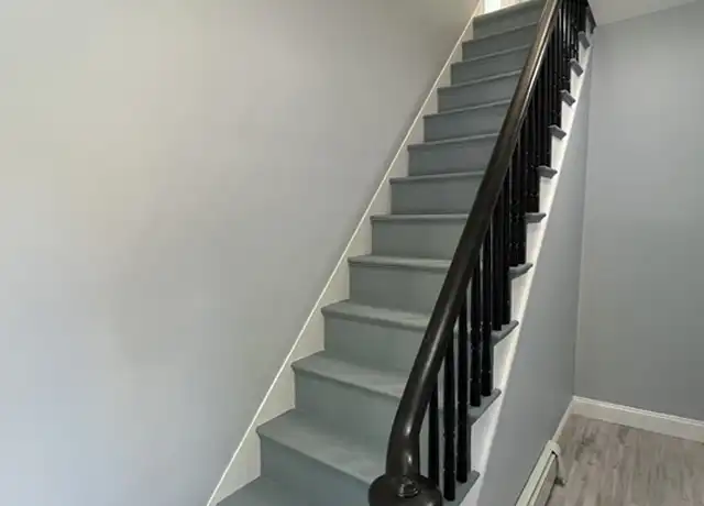 Property at 334 Middle St Unit 2, Weymouth, MA, 02189, 2 beds, 1 bath, [object Object]