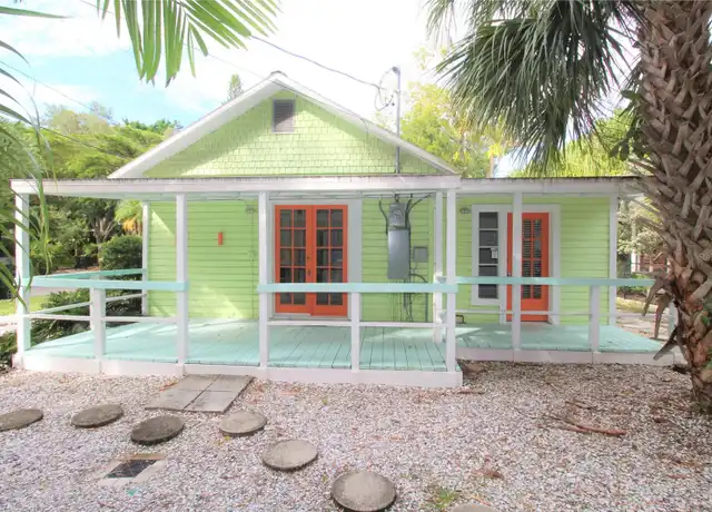 Property at 1745 Oak St, Sarasota, FL, 34236, 2 beds, 1.5 baths, [object Object]