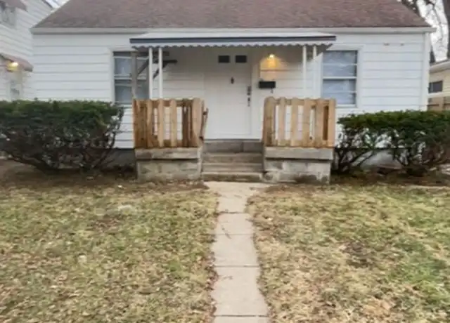 Property at 2208 S Beacon St, Muncie, IN, 47302, 2 beds, 1 bath, [object Object]