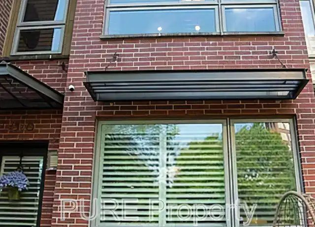Property at 4540 J C Nichols Pkwy, Kansas City, MO, 64111, 2 beds, 1.5 baths, [object Object]