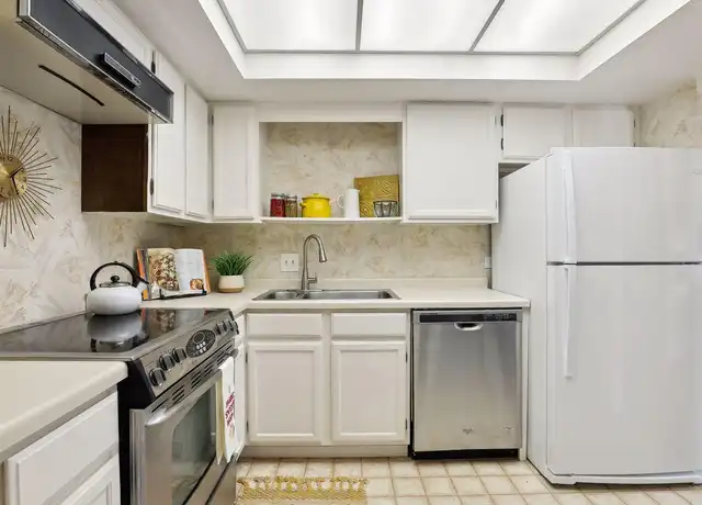 Property at 2885 Knox Ave S, Minneapolis, MN, 55408, 2 beds, 1 bath, [object Object]
