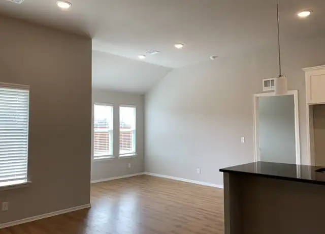 Property at 7410 E 87th St N, Owasso, OK, 74055, 4 beds, 2 baths, [object Object]
