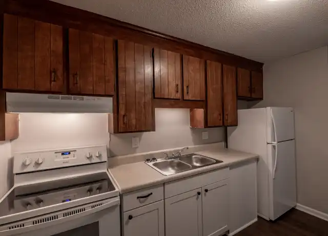 Property at 600 S Vyne St, Rocky Mount, NC, 27803, 2 beds, 1 bath, [object Object]