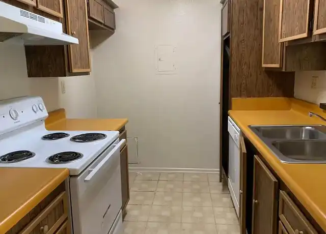 Property at Cedar Regency - 300 N Cedar St, Glendale, CA, 91206, 1 bed, 1 bath, [object Object]