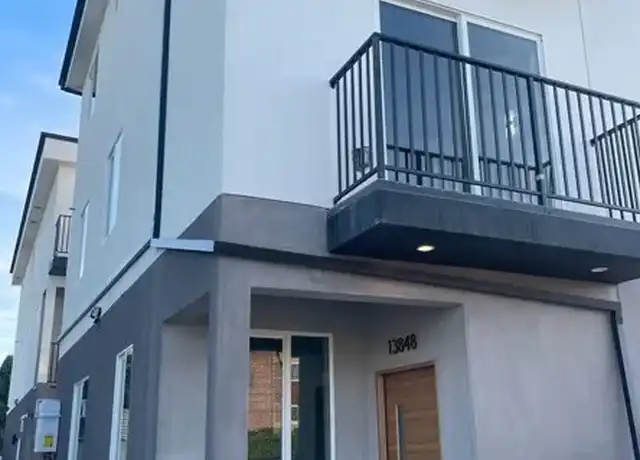 Property at 13848 Vanowen St, Van Nuys, CA, 91405, 3 beds, 3.5 baths, [object Object]