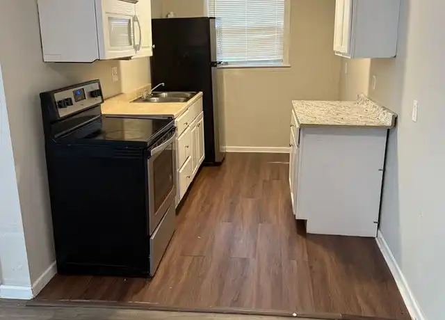 Property at 813 E Carson St Unit 813-02, San Antonio, TX, 78208, 1 bed, 1 bath, [object Object]