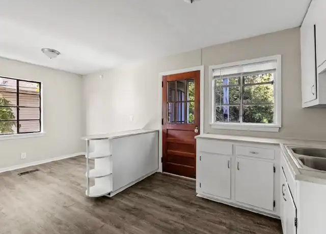 Property at 1021 14th Pl SW, Birmingham, AL, 35211, 3 beds, 1 bath, [object Object]
