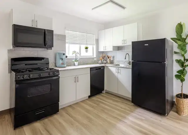 Property at Kingston Apartments - 362 Kingston Dr, St. Louis, MO, 63125, 1 bed, 1 bath, [object Object]