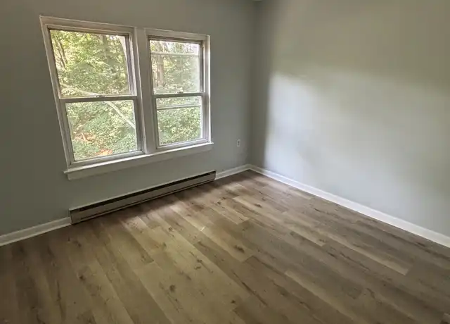 Property at 88 Washington St, Norwich, CT, 06360, 2 beds, 1 bath, [object Object]