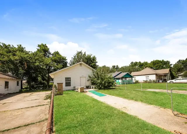 Property at 906 SW G Ave, Lawton, OK, 73501, 4 beds, 2 baths, [object Object]