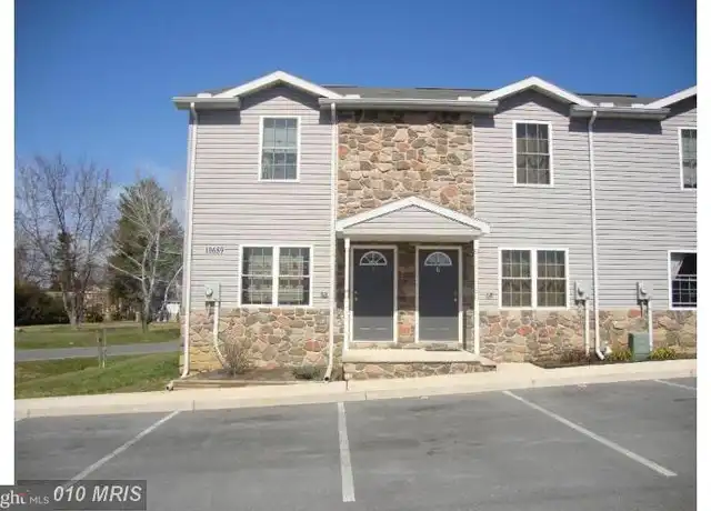 Property at 10625 Sunburst Gardens Dr Unit D, Waynesboro, PA, 17268, 2 beds, 1 bath, [object Object]