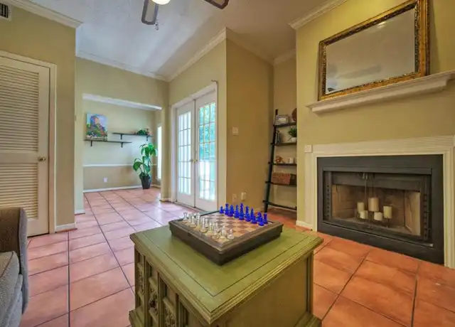 Property at 711 W 21st St, Austin, TX, 78705, 2 beds, 1.5 baths, [object Object]