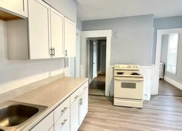 Property at 153 Horton St Unit 2R, Lewiston, ME, 04240, 3 beds, 1 bath, [object Object]