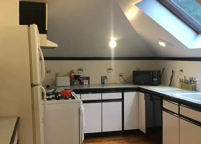 Property at 747 Washington St Unit 3, Brookline, MA, 02446, 2 beds, 1 bath, [object Object]