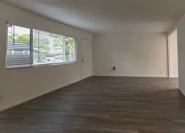 Property at 822 S Columbia St Unit 2, Newberg, OR, 97132, 2 beds, 1 bath, [object Object]