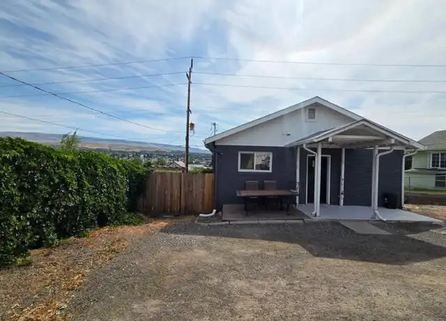 Property at 820 Cashmere St, Wenatchee, WA, 98801, 2 beds, 1 bath, [object Object]
