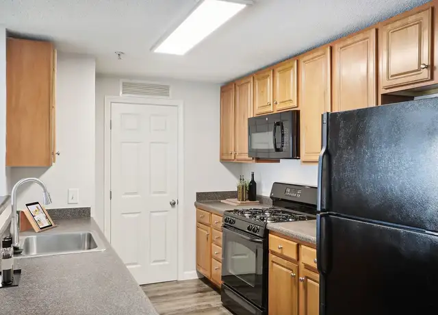 Photo of 142 Pleasant Valley St, Methuen, MA 01844