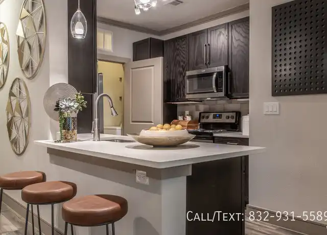 Property at 998 Crosby St Unit M1801, Houston, TX, 77019, 1 bed, 1 bath, [object Object]