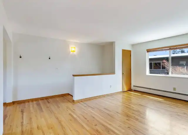 Property at 908 SW Gaines St #14, Portland, OR, 97239, 1 bed, 1 bath, [object Object]