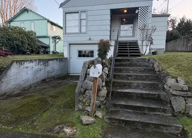 Property at 1911 8th St, Bremerton, WA, 98337, 3 beds, 1 bath, [object Object]